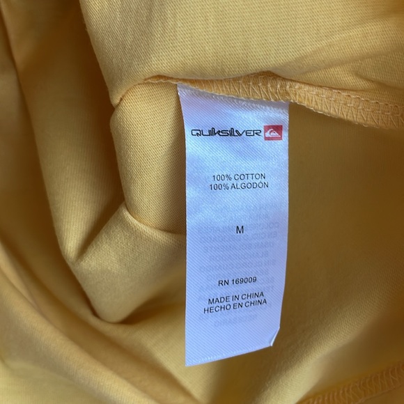 NWT Quiksilver Siesta Surf Tshirt with Sticker - Picture 7 of 9